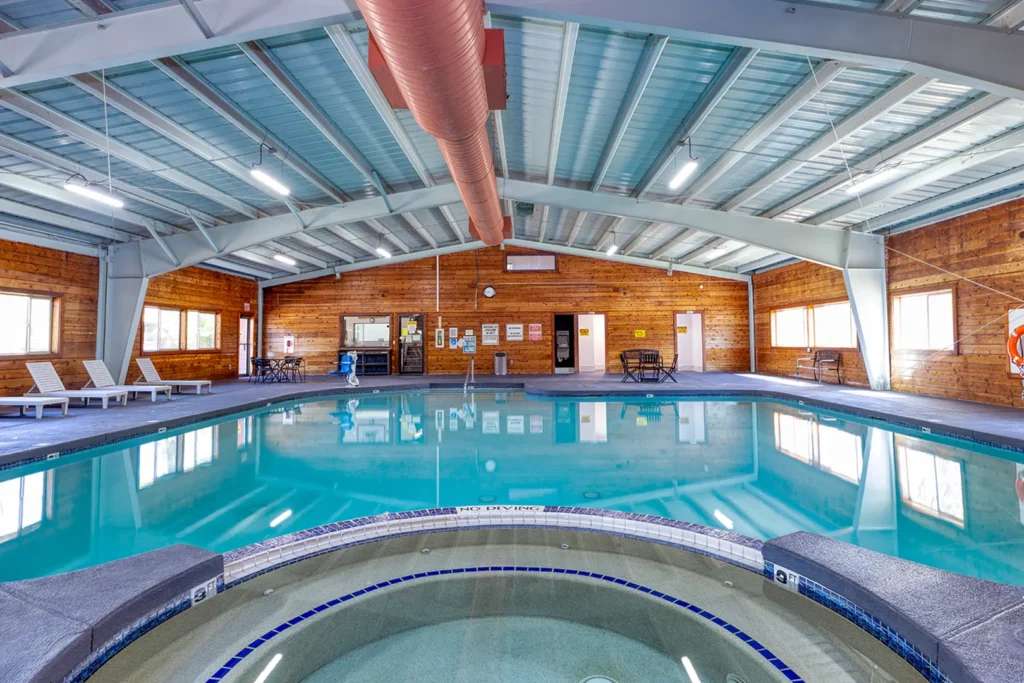 RR_Home_slider_04 Roundhouse Resort pool and hot tub